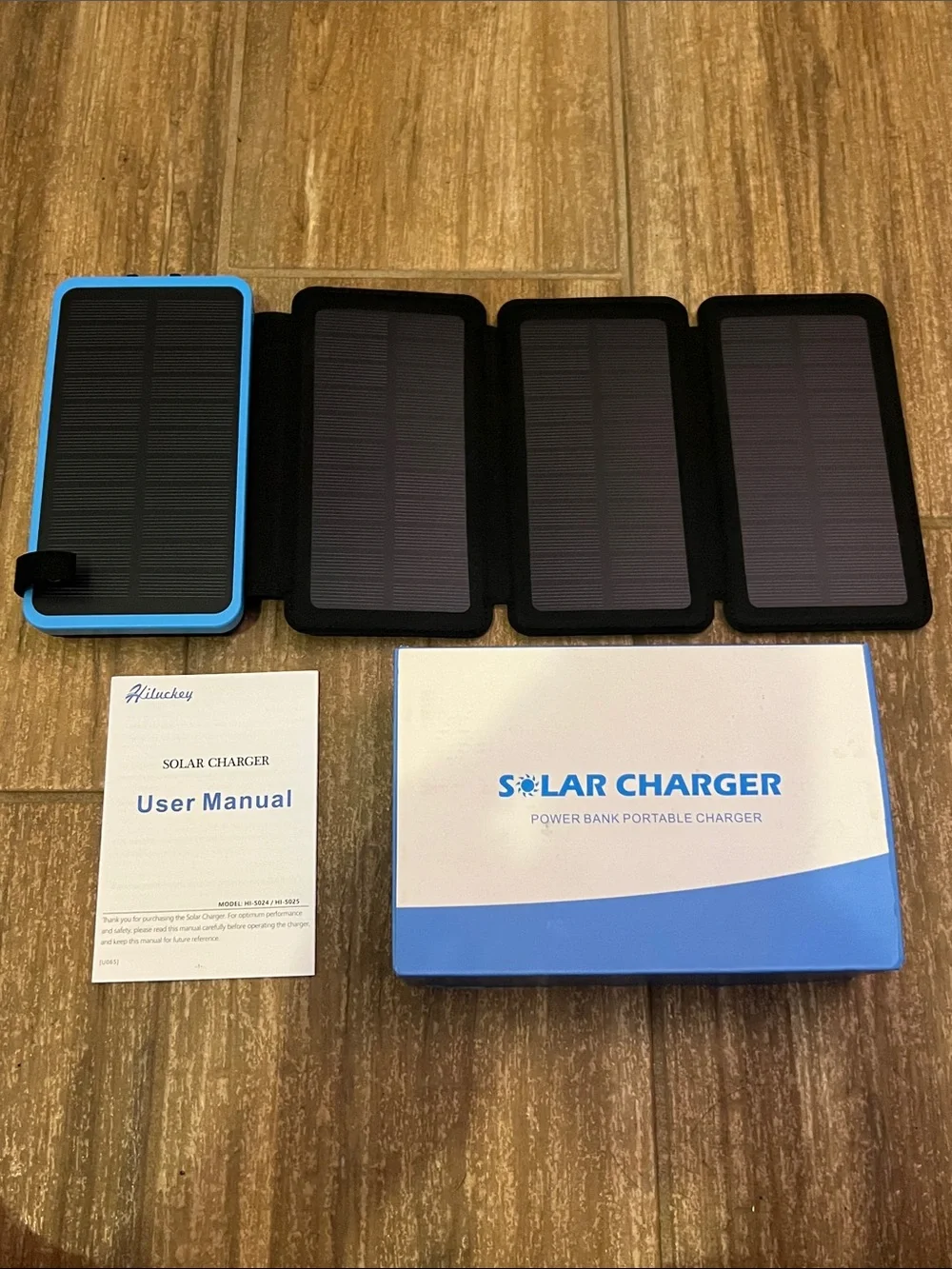 New open box 25000mAh Solar Charger Foldable Portable Power Bank emergency z9